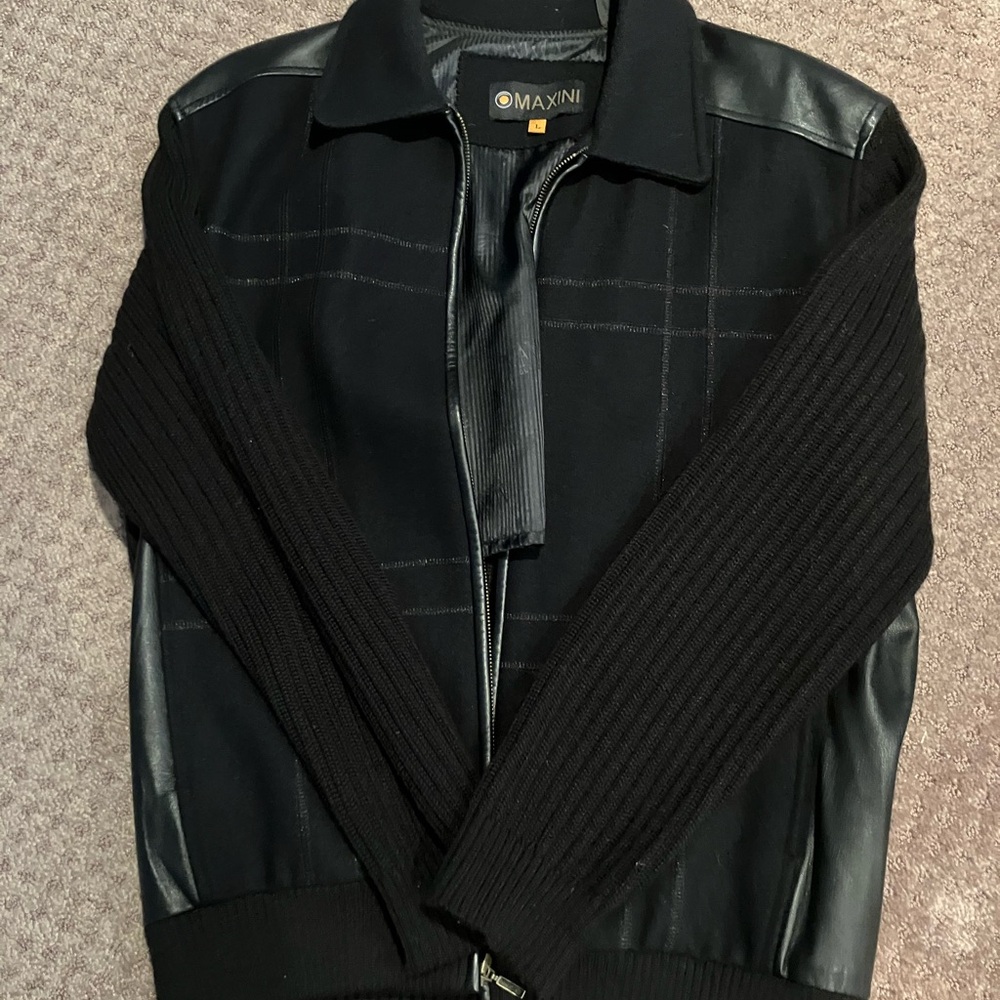 Men's Black Zip-Up Sweater